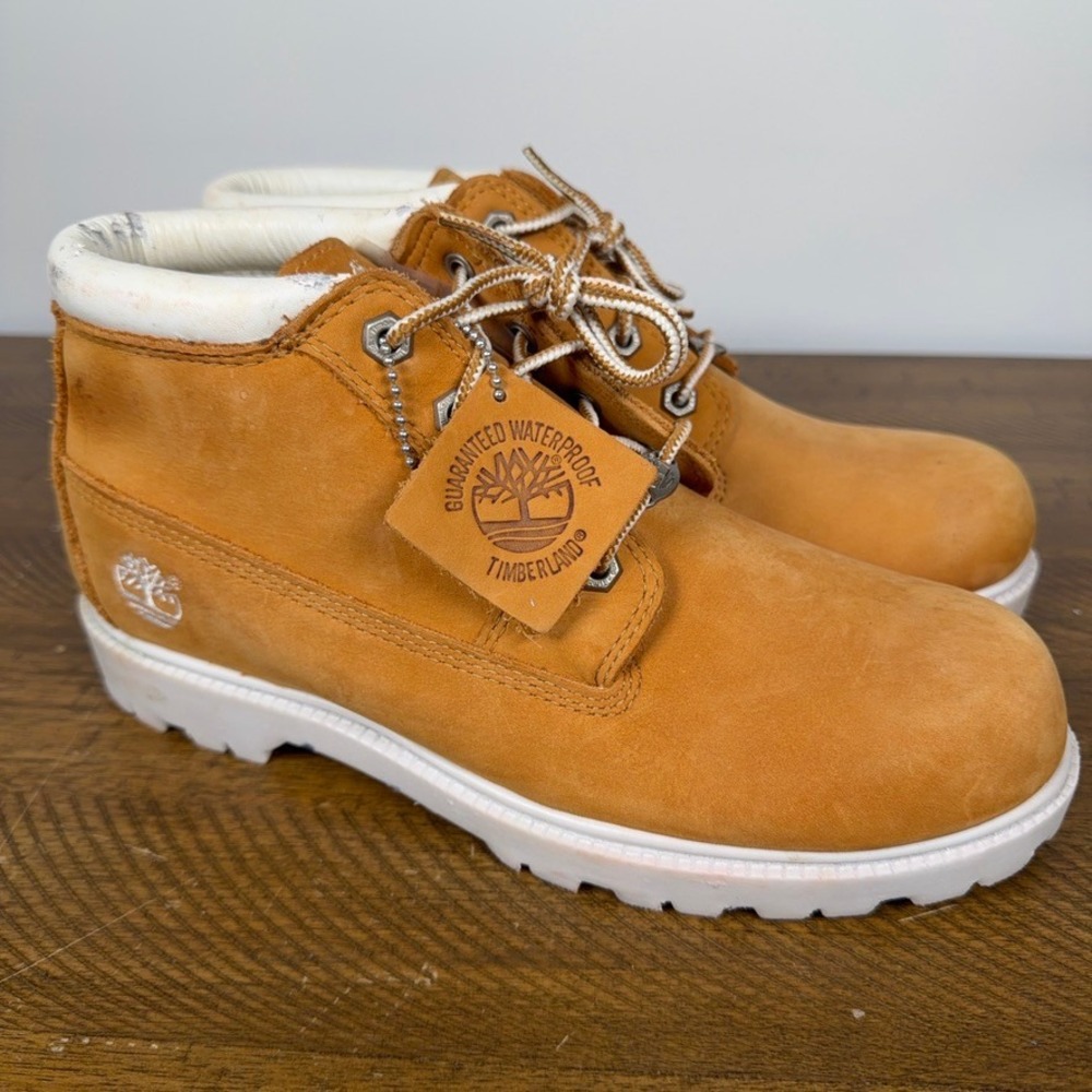 Timberland Boots‎ Womens 9.5 Wheat White Nellie Waterproof Chukka Streetwear